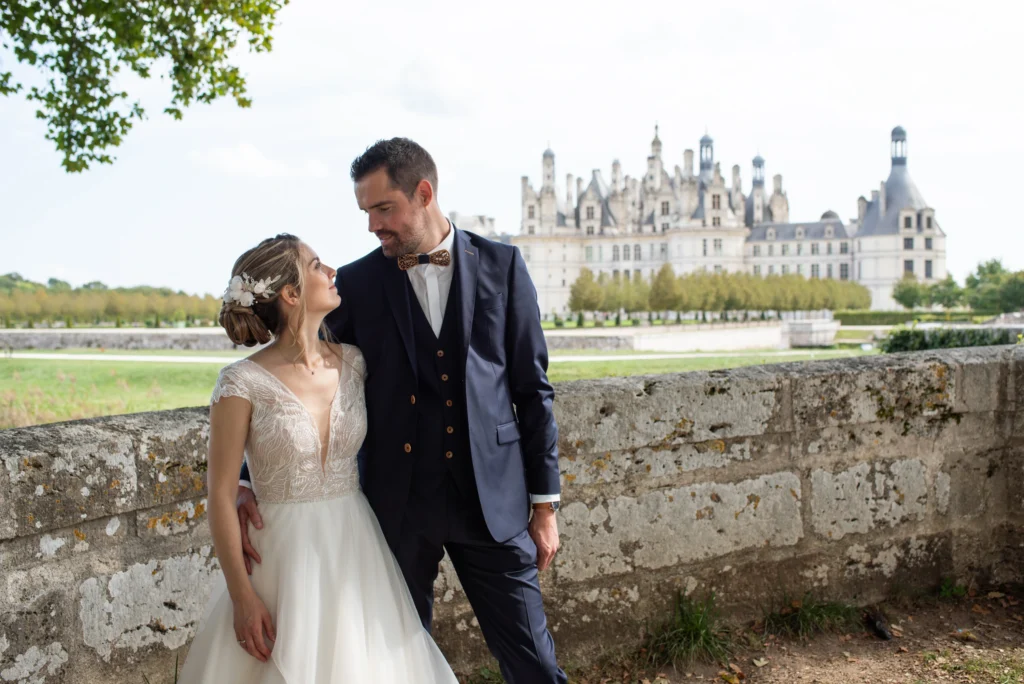 Photo des mariées dans les Jardins du chateau de Chambord, photo prise par Quentin Viel